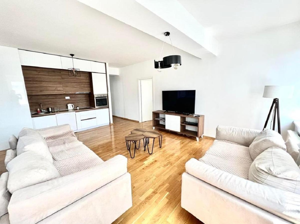 High-End Spacious Apartment Next To City Mall Üsküp Dış mekan fotoğraf